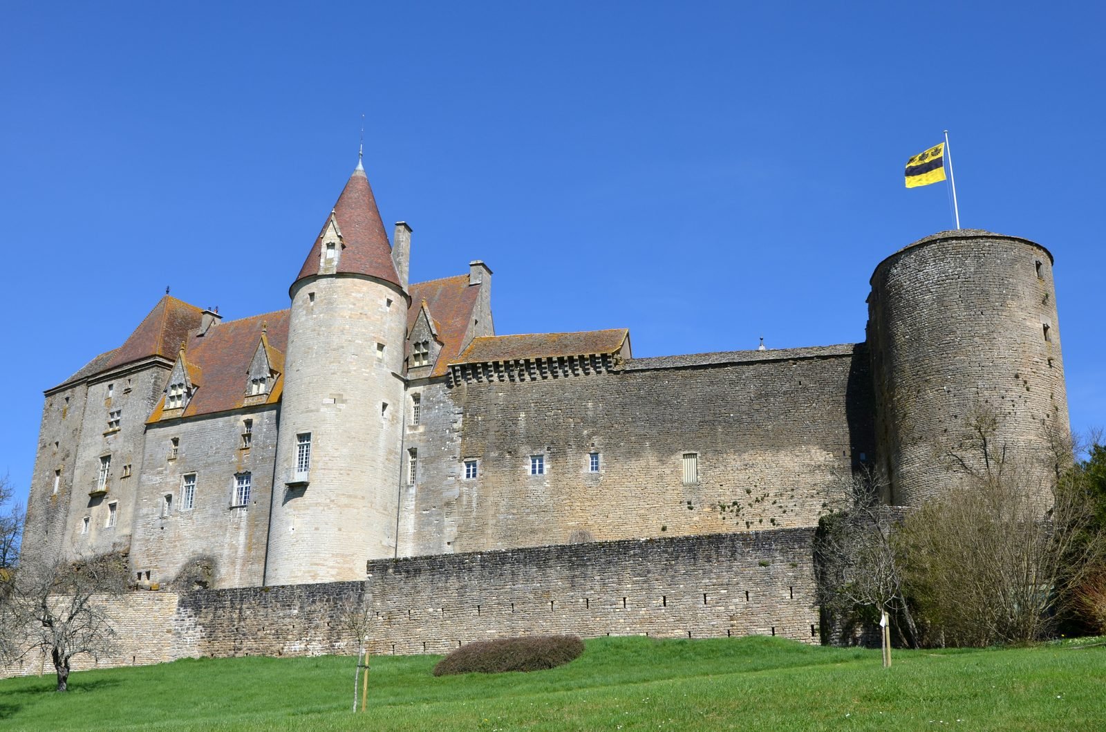 Château de Châteauneuf-en-Auxois